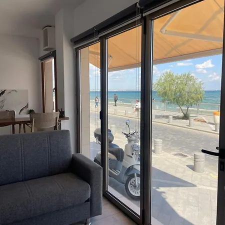 Seafront Feriehus