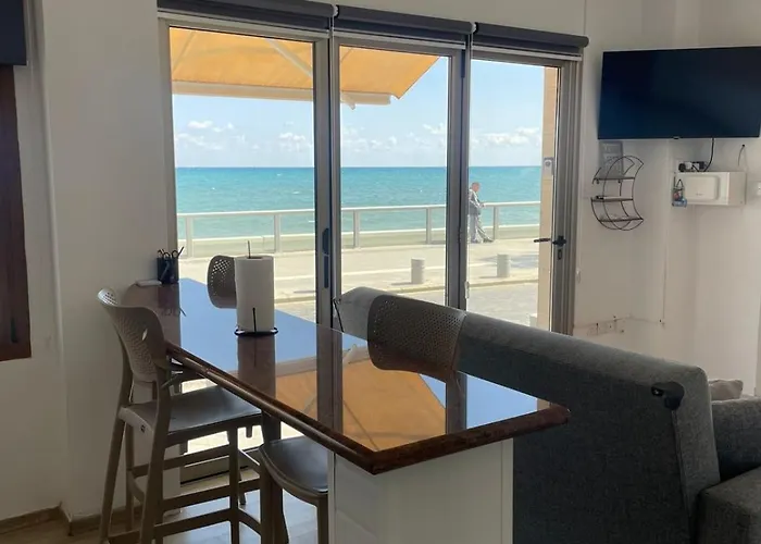 Seafront Ferienhaus *